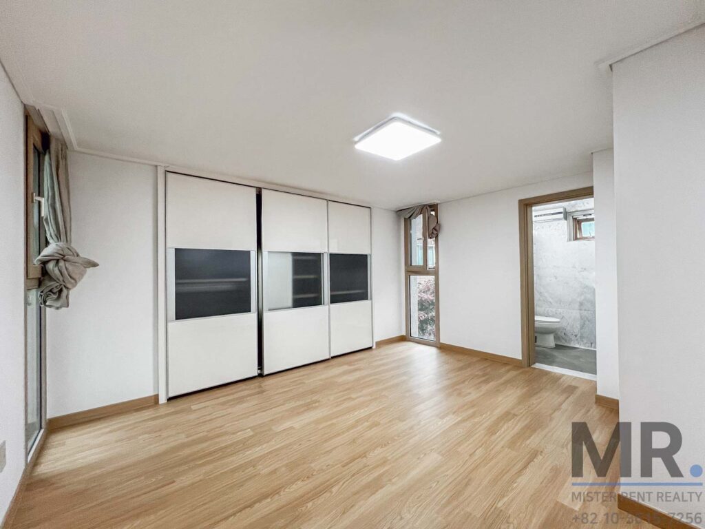 Itaewon-2BR-Low-Rise-Villa-Beautiful-Namsan-View-(H+)-5