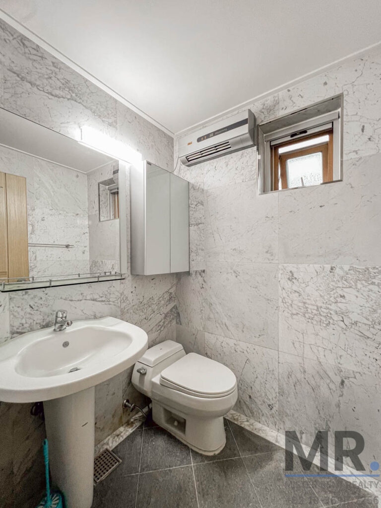 Itaewon-2BR-Low-Rise-Villa-Beautiful-Namsan-View-(H+)-7