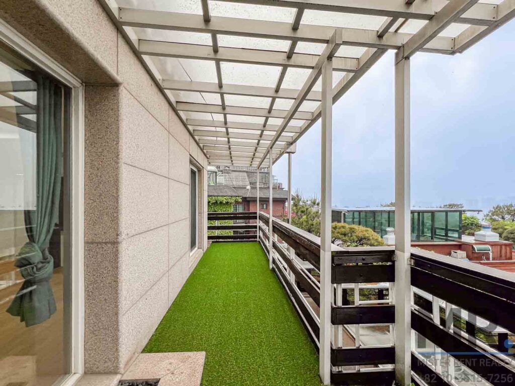 Itaewon-2BR-Low-Rise-Villa-Beautiful-Namsan-View-(H+)-9