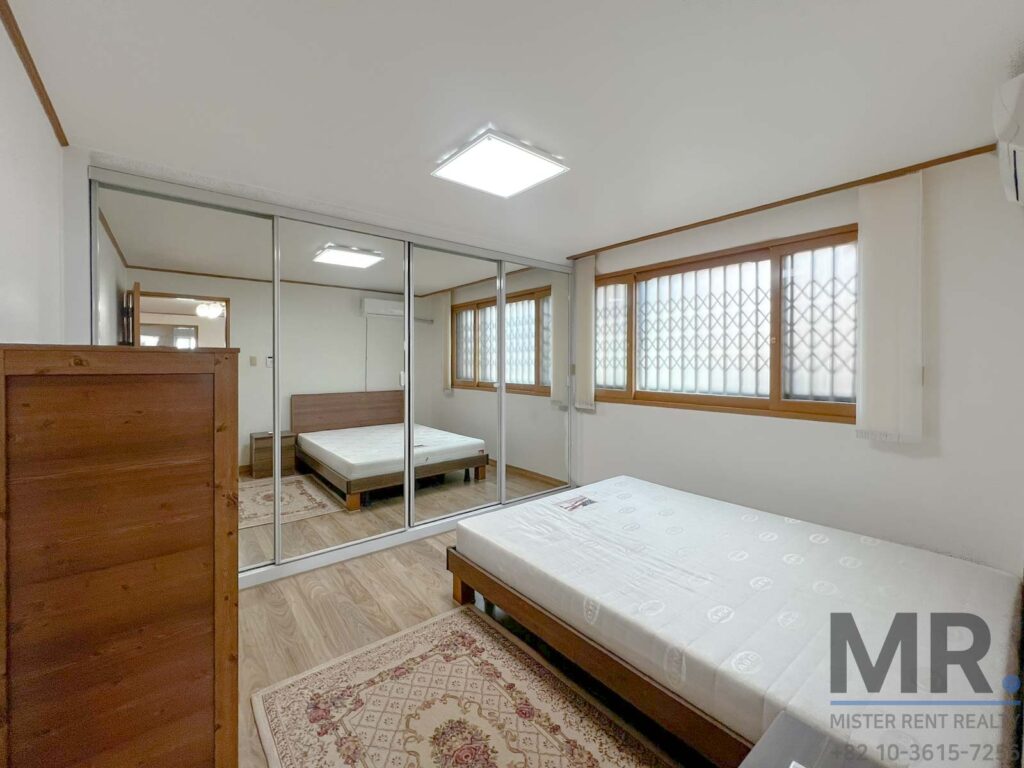 Itaewon-2BR-LowRise-Roof Top-(H+)-1