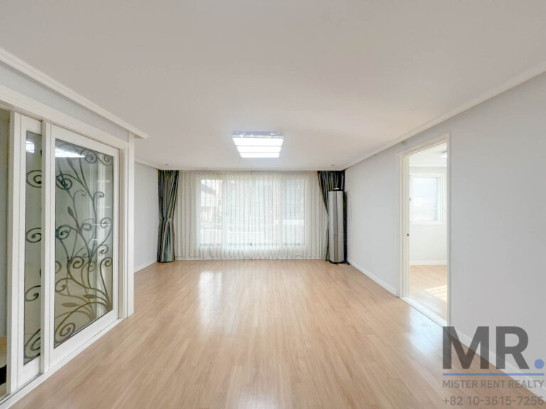 Itaewon-3BR-LowRise-Spacious-(H+)-1