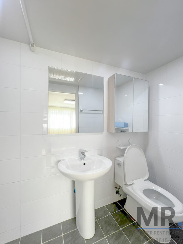 Itaewon-3BR-LowRise-Spacious-(H+)-6