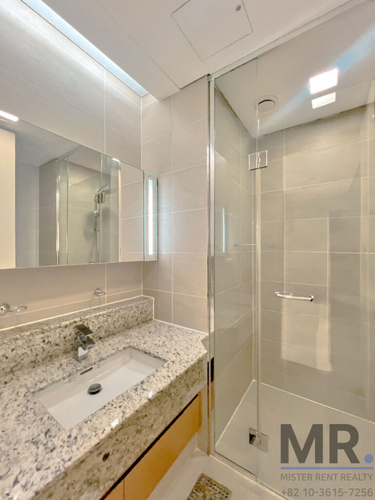 YongsanSt.-4BR-High-Rise-ModernDesign-17