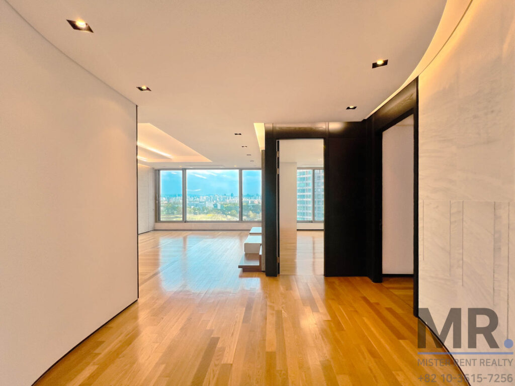 YongsanSt.-4BR-High-Rise-ModernDesign-22