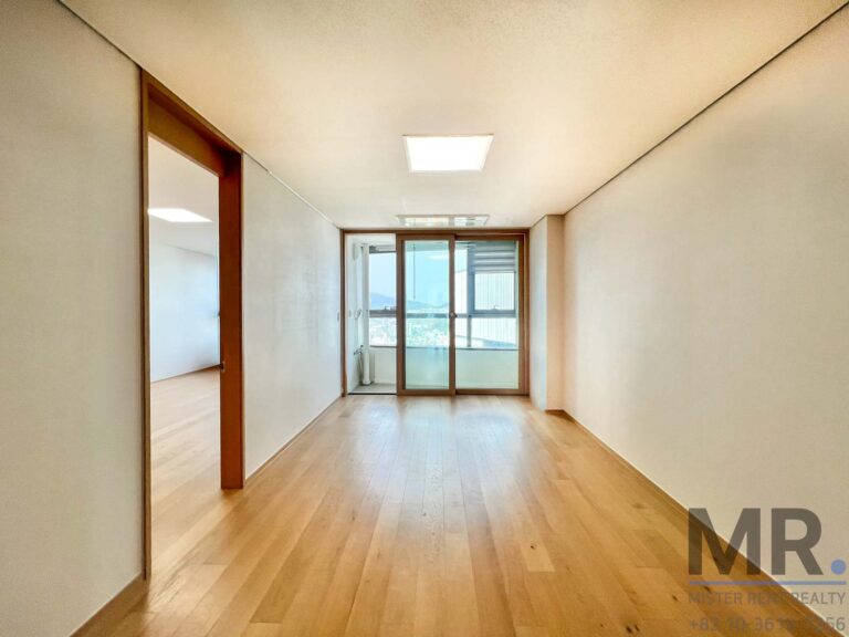 YongsanStation-4BR-High-Rise-Modern&Bright -11