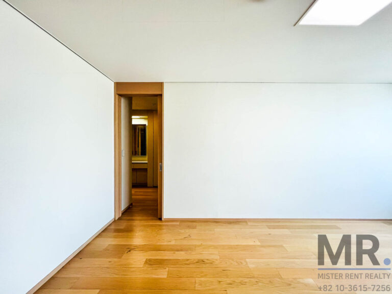 YongsanStation-4BR-High-Rise-Modern&Bright -47