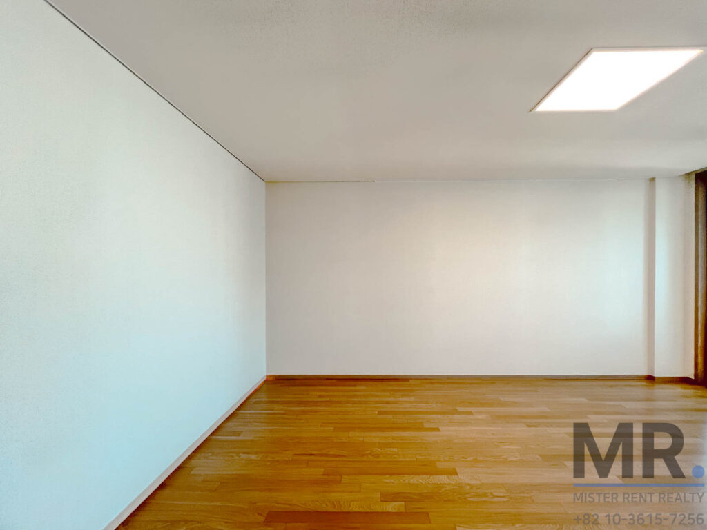 YongsanStation-4BR-High-Rise-Modern&Convinient-11