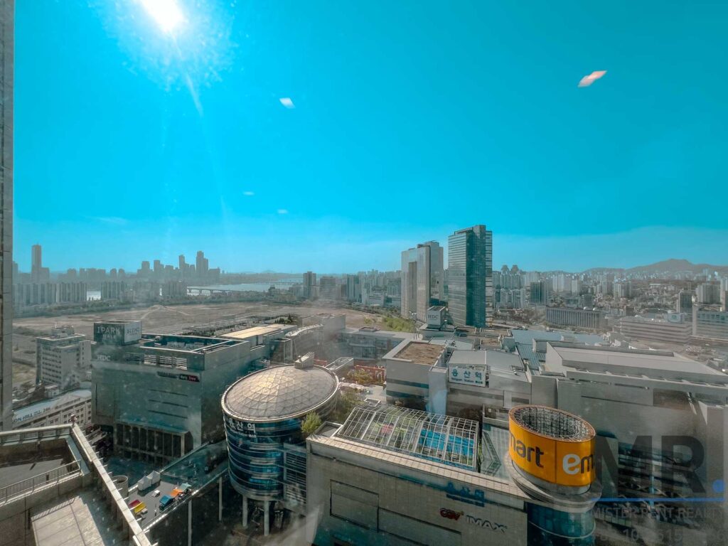 YongsanStation-4BR-High-Rise-Modern&Convinient-7