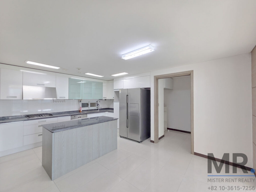 Dongbinggo-Villa-3BR-Rental-Renovated-Goodview-