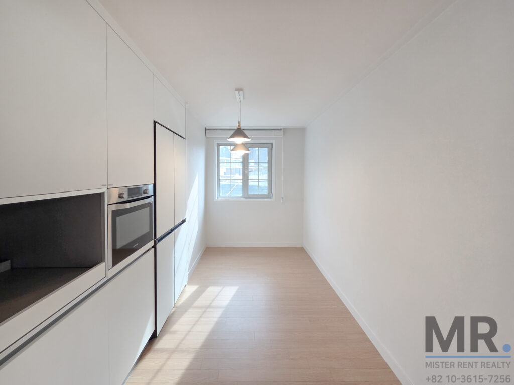Itaewon-2BR-Villa-Rental-Renovated-NamsanView_01