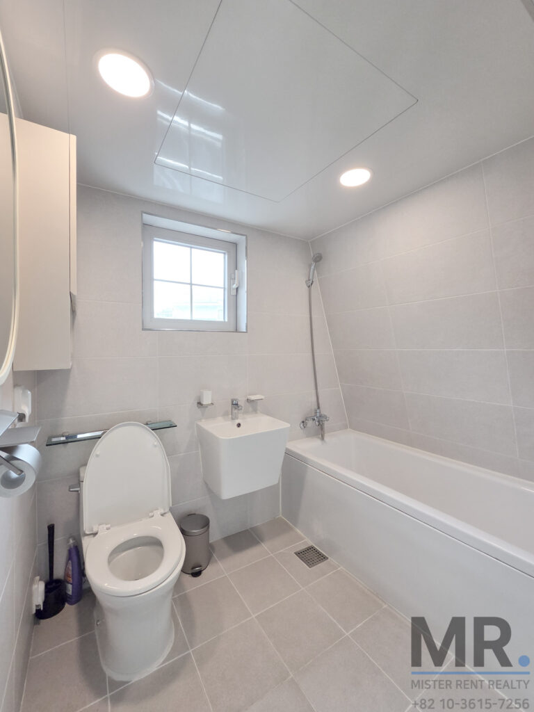 Itaewon-2BR-Villa-Rental-Renovated-NamsanView_07