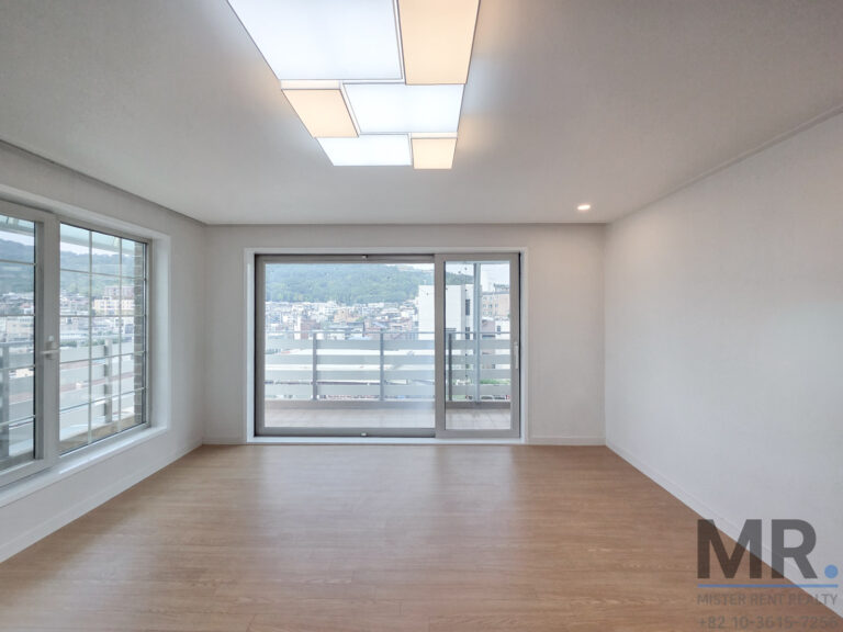 Itaewon-2BR-Villa-Rental-Renovated-NamsanView_10