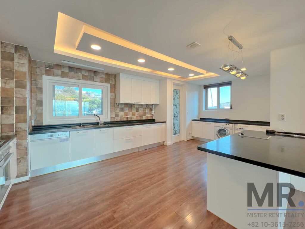 Itaewon-4BR-Rental-Villa-Good-View-07