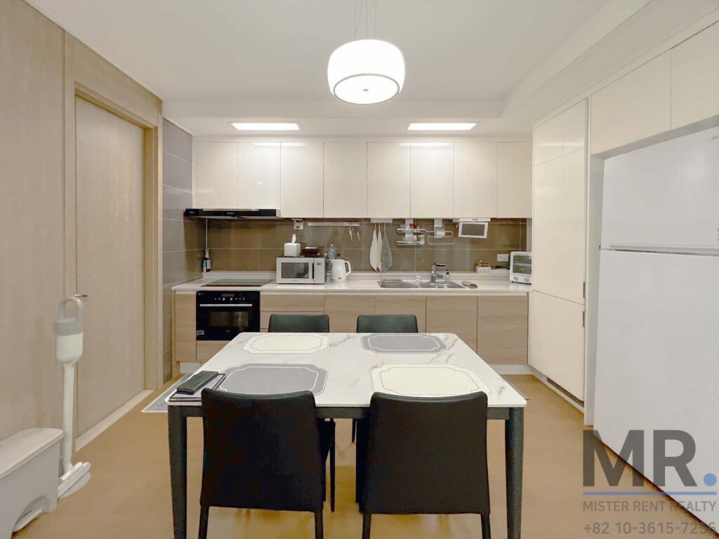 Seoul-City-Hall-3BR-Rental-Apartment-Convinient--2