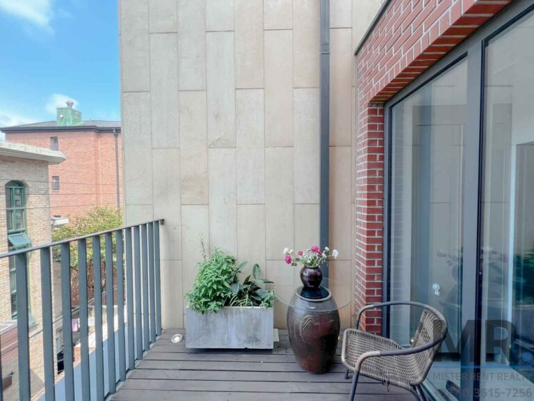 Seoul-French-Village-3BR-Rental-Villa-Modern-Terrace-1193