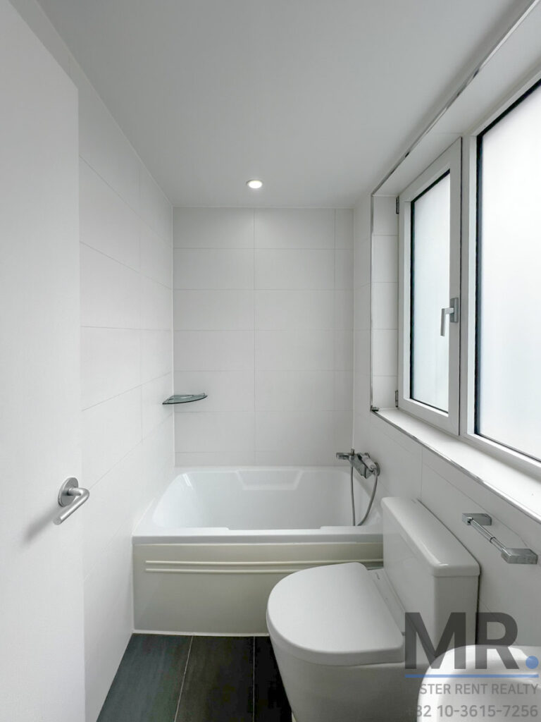 Seoul-French-Village-3BR-Rental-Villa-Modern-Terrace-1203