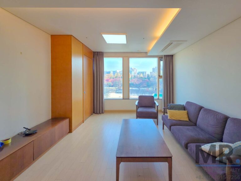 2-Bedroom-Rental-Seoul-CityHall-Furnished-1