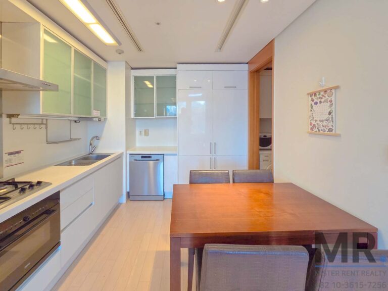 2-Bedroom-Rental-Seoul-CityHall-Furnished-2