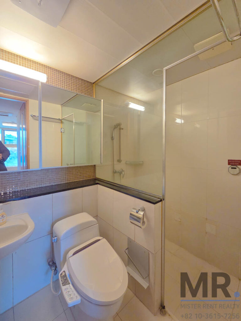 2-Bedroom-Rental-Seoul-CityHall-Furnished-4