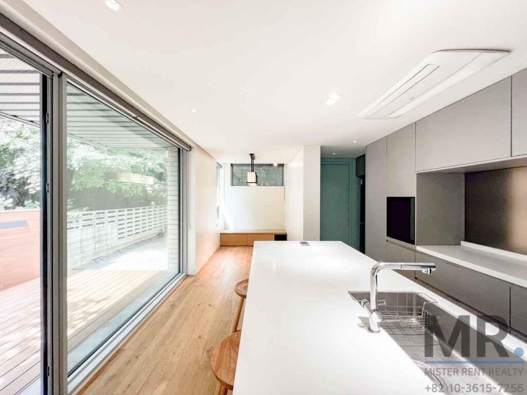 Seoul-French-Village-Rental-3BR-Modern-Terrace_14